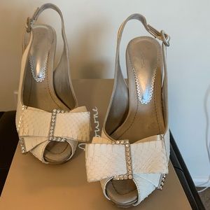 Bourne off white snake skin pumps